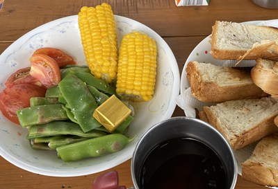パンとサラダ パンとサラダ