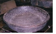 古い時代の木鉢