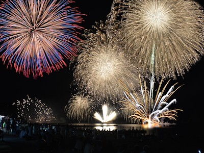 若狭たかはま花火大会　和田浜より